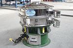 600型三次元振動篩，產(chǎn)量可達500kg/h。